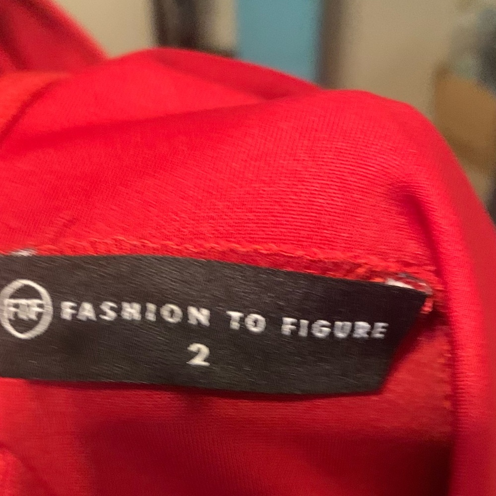 RED DRESS - Picture 6 of 6